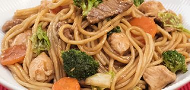 Receita Yakisoba de carne e frango