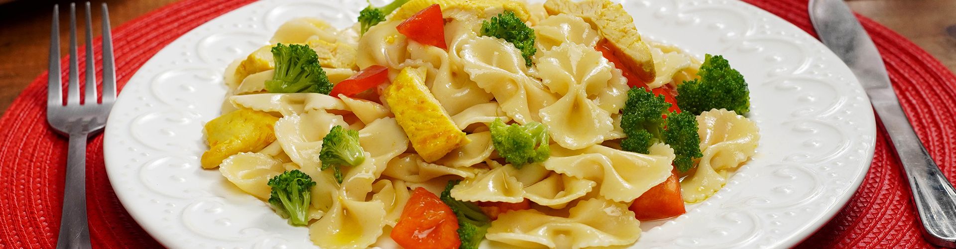 Salada de Macarrão com Frango